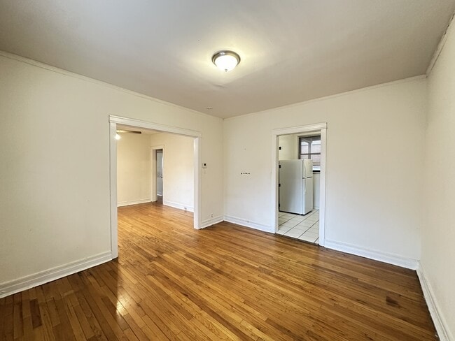 Photo - 824 W Waveland Ave