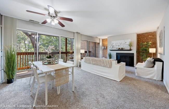 Photo - 5811 Oakwood Dr Unit D