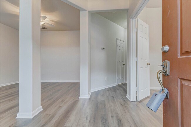 Photo - 10210 Thornmont Ln