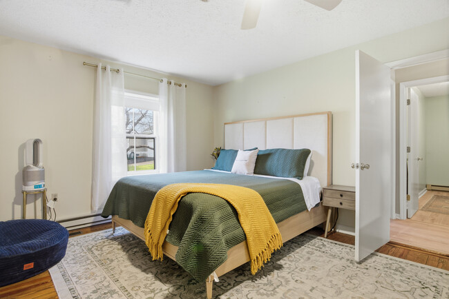 Photo - 1005 Redbud Rd