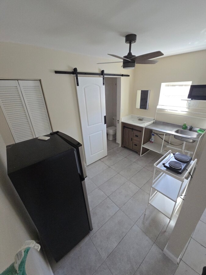 Photo - 3180 SW 6th St