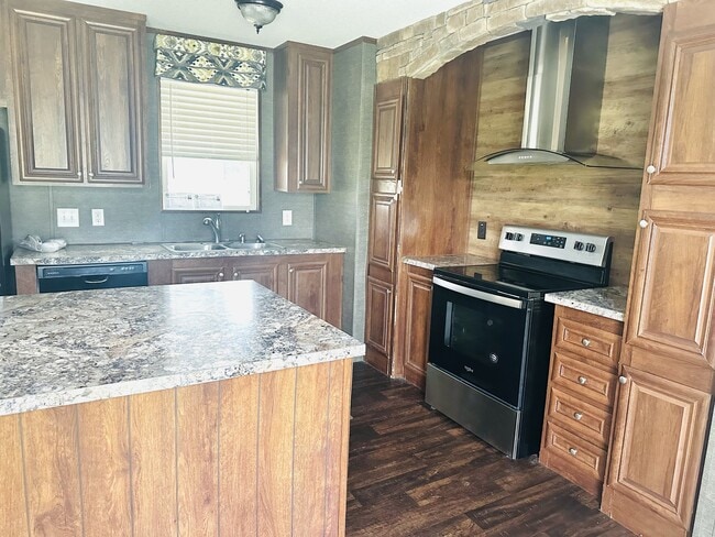 Photo - 207 Juniper Rd