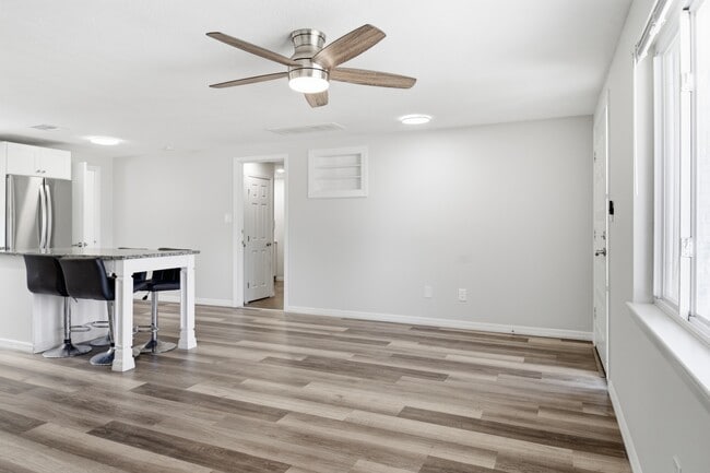 Photo - 4810 Guardian Ave