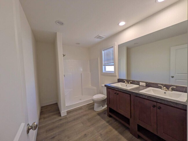 Photo - 6656 Pentz Rd