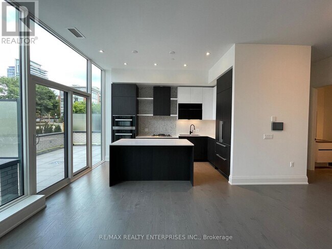 Photo - 55 Port St E Unit 103