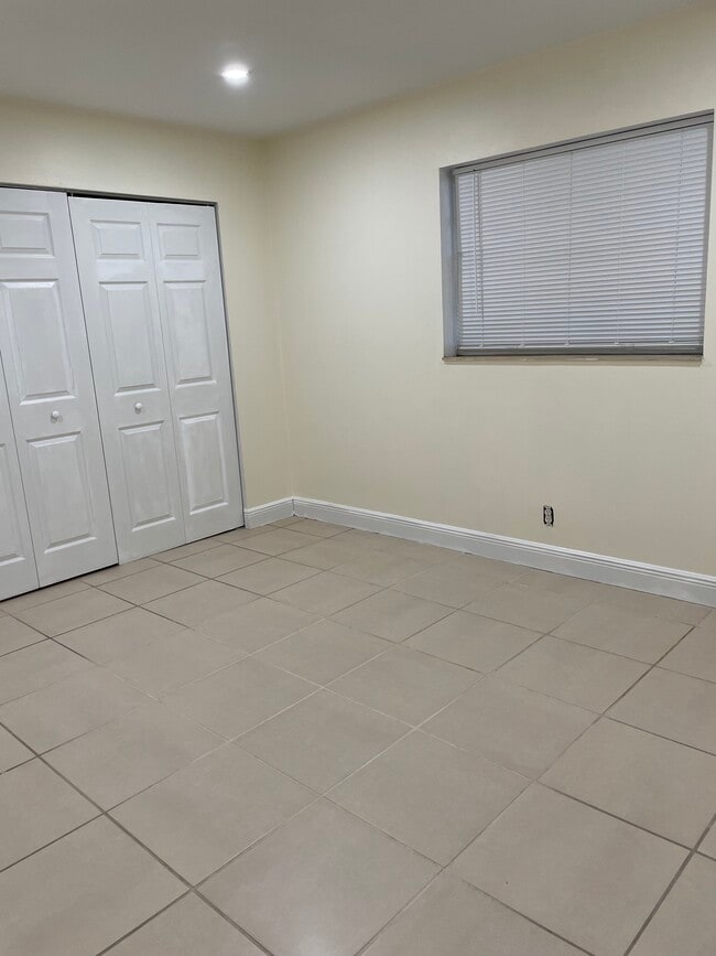 420 NE 44th St