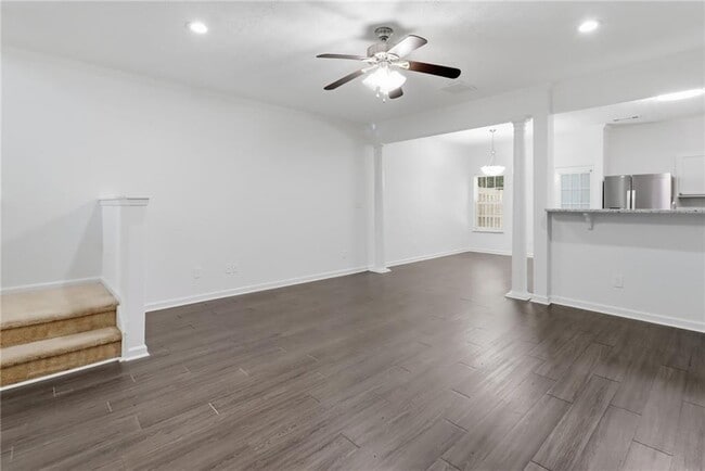 Photo - 2915 Greyhawk Ln