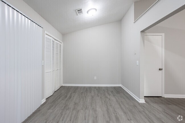 2BR, 2BA - 1,100SF - Dining Room