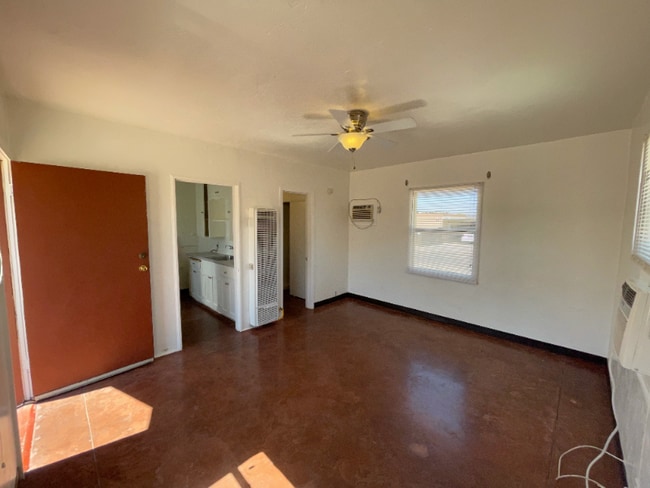 Photo - 1103 E Adams St