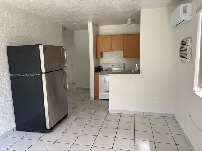 Photo - 5100 NW 23rd Ave Unidad 1