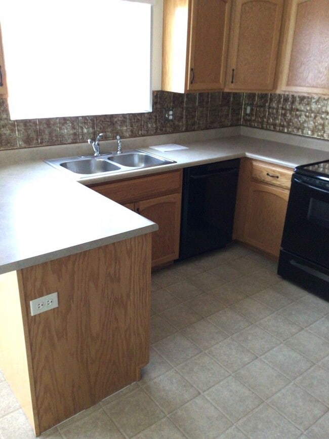 Photo - 1613 Summerset Dr