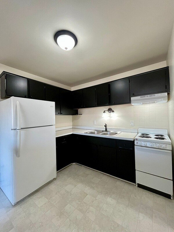 Photo - 560 Harrison Blvd