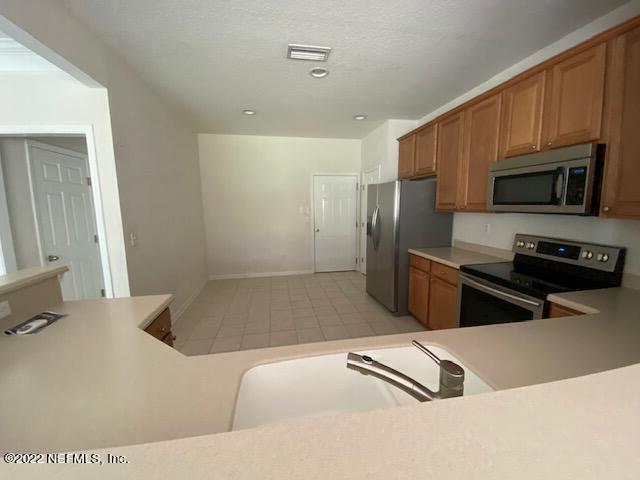 Photo - 11177 Castlemain Cir E