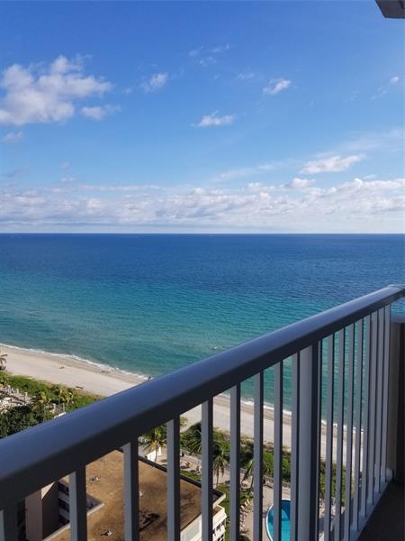 Building Photo - 1950 S Ocean Dr Unit 19b Rental