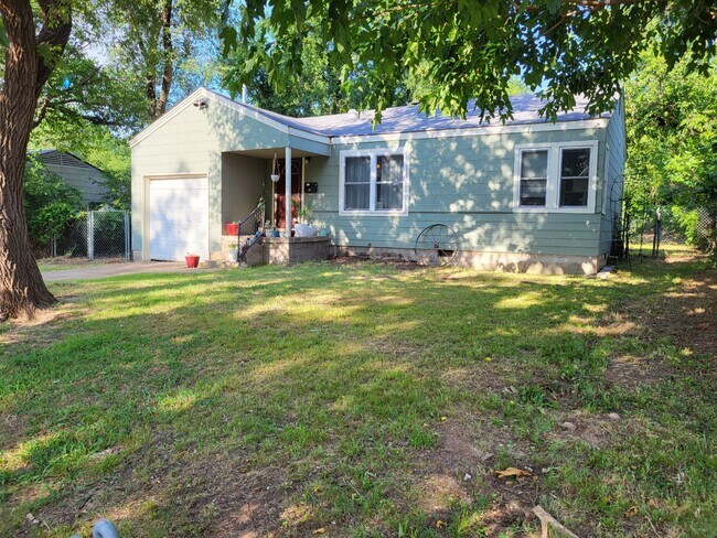 Photo - 219 S Doty St