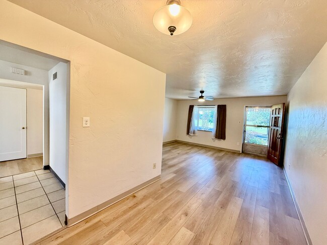 Photo - 1304-1308 E Pikes Peak Ave Unit 1308