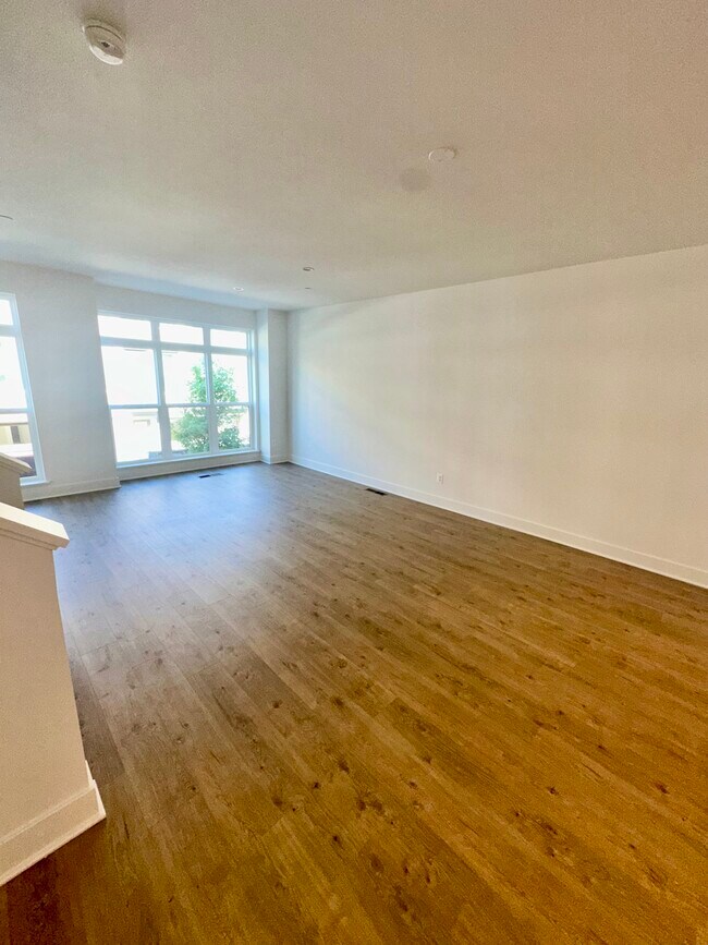 Photo - 5347 ZENITH OVERLOOK