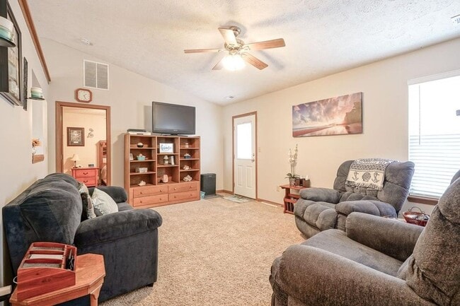 Photo - South side 3 Bedroom, 2 Bath Home, w/ 2 car attached garage