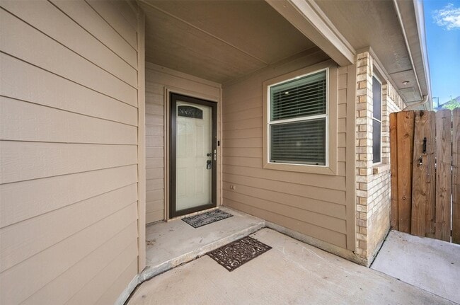 Photo - 11744 Ficus Dr