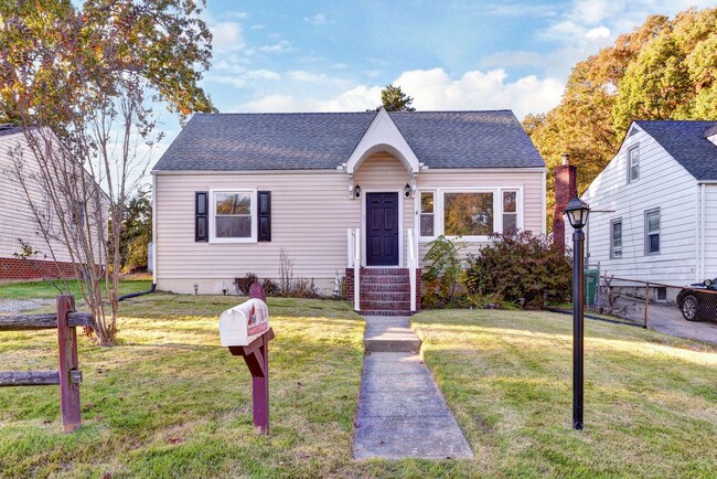 Cape Cod House - Cape Cod House