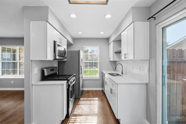 Photo - 6002 Tracy Lynn Ln