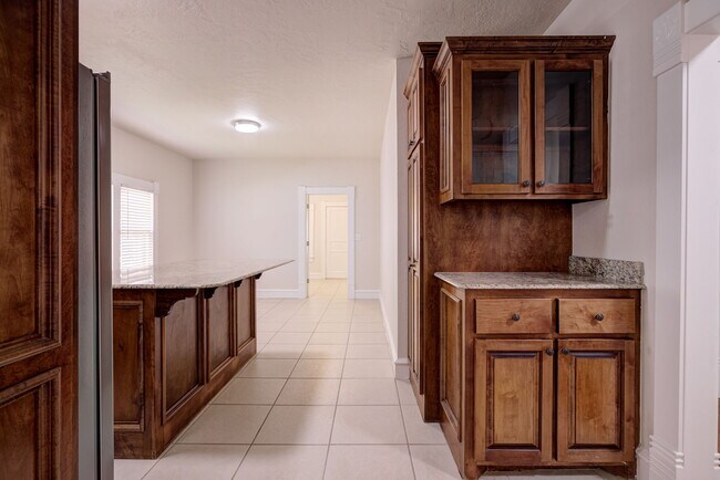 Photo - 1005 Classen Blvd