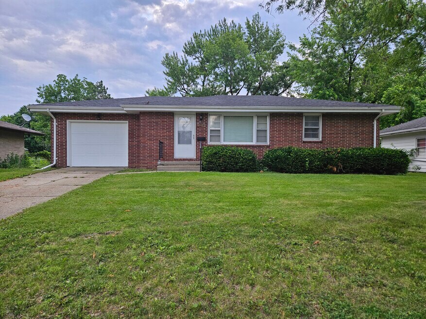 413 SW Westlawn Dr