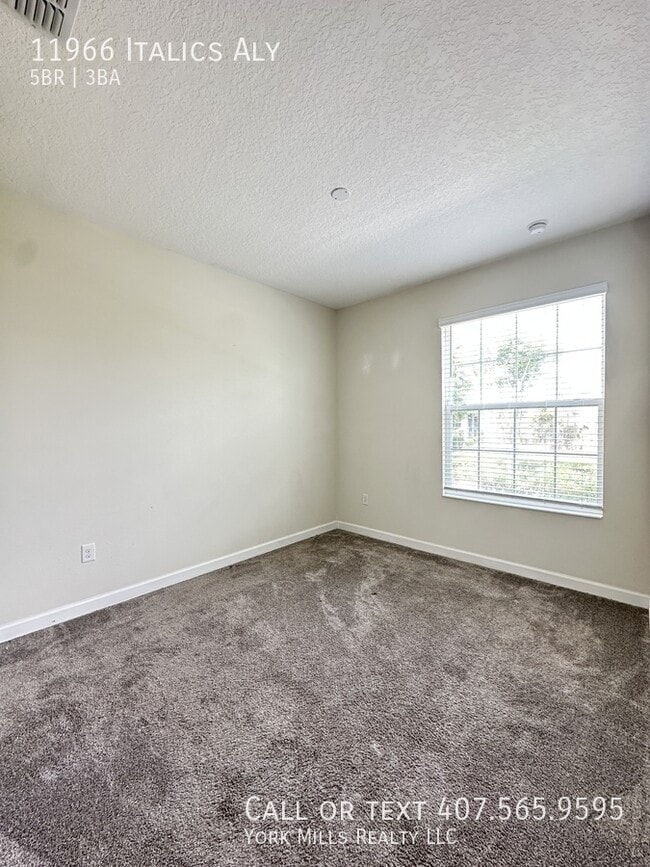 Photo - 11966 Italics Alley