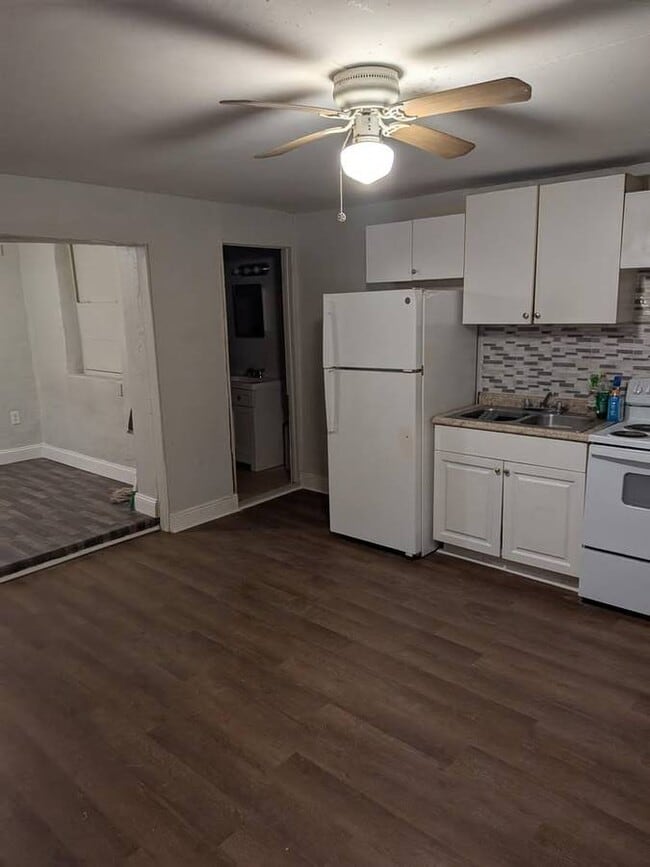 Photo - 1537 SW 44th Ave