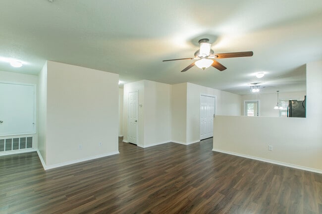 Photo - 11018 Rosin Jaw Trl