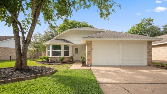 Building Photo - 4007 Green Crest Dr Rental