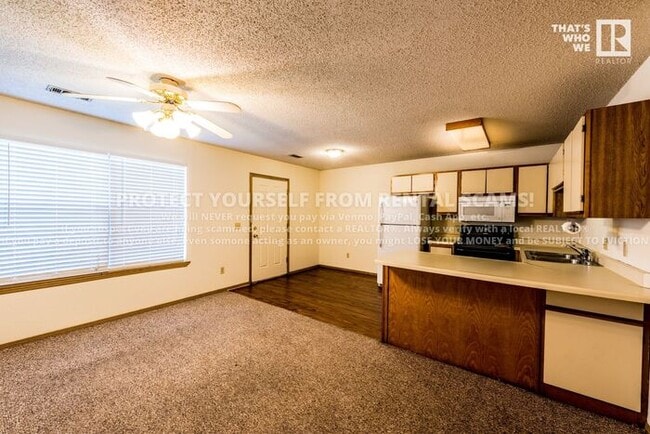 Photo - 686 W Martha Dr