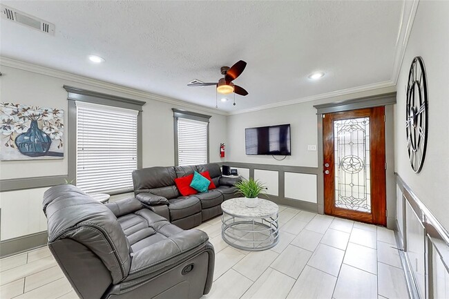 Photo - 7825 Cook Rd