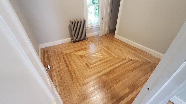 Photo - 41 S Main St