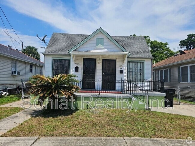 Building Photo - 3506 Live Oak St Rental