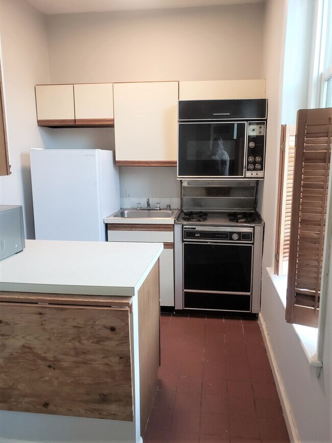 Photo - 333 2nd St NE
