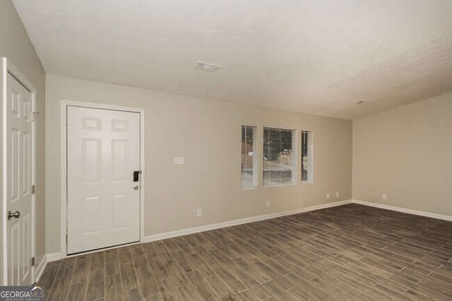 Photo - 1349 Willow Trail SW