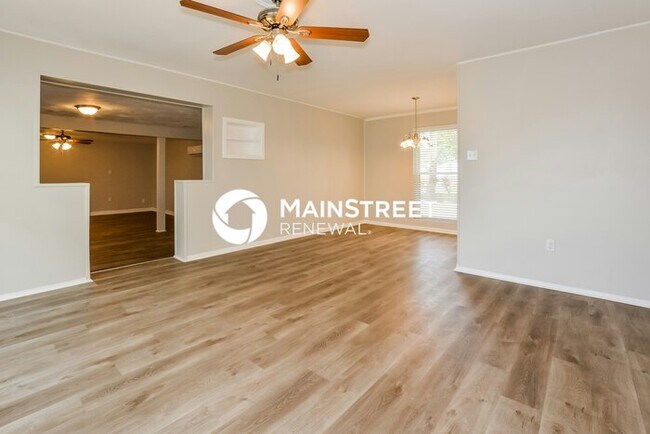 Photo - 3 Bedroom Pet-Friendly Home in Orlando, FL...