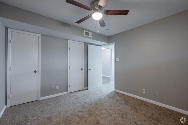 1BR, 1BA - 600SF