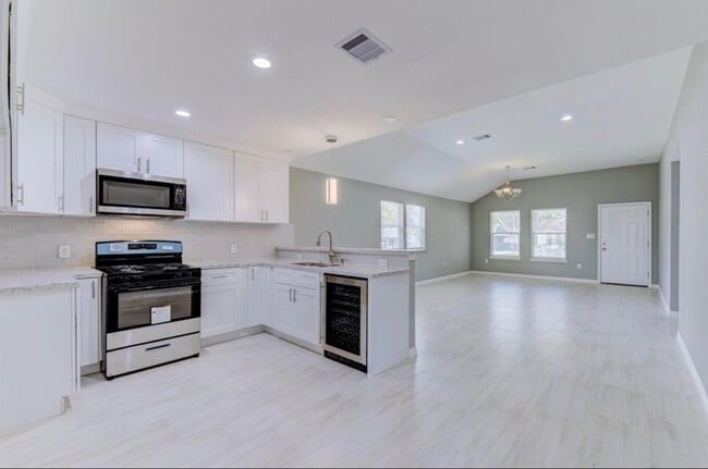 Photo - 5824 Glen Lee Dr