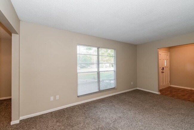 Building Photo - 2048 Pompano Pkwy