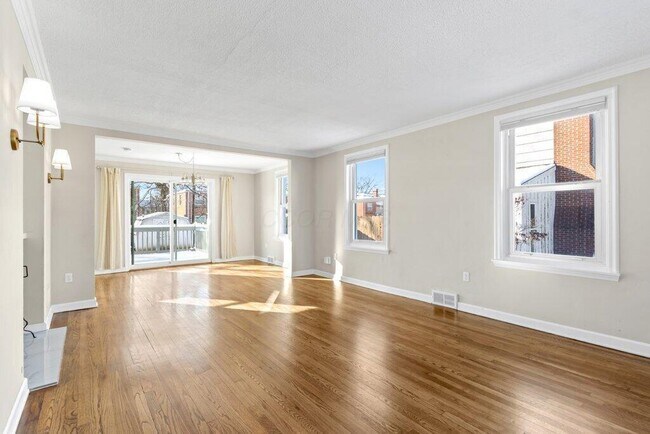 Photo - 2063 Inchcliff Rd