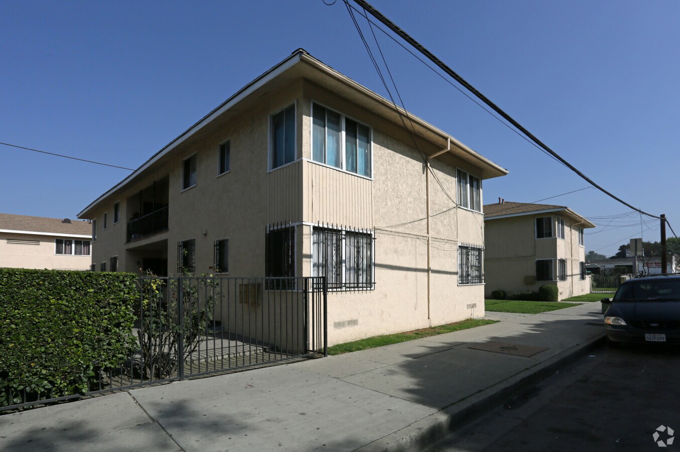 Photo - 421 W Rosecrans Ave
