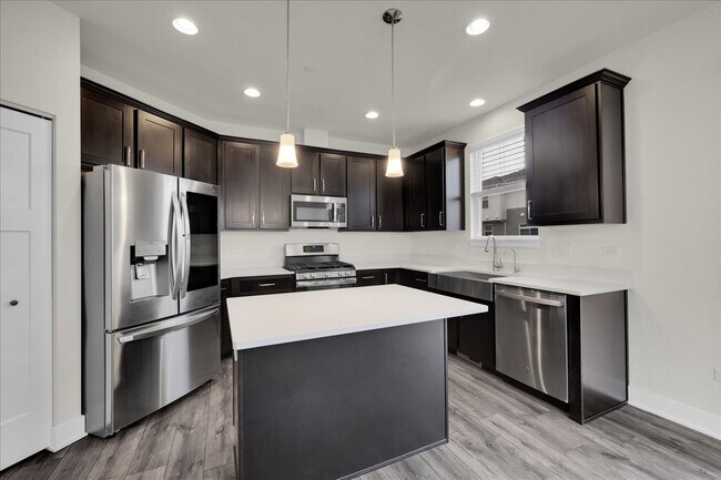 Photo - 29W710 Cambridge Ct