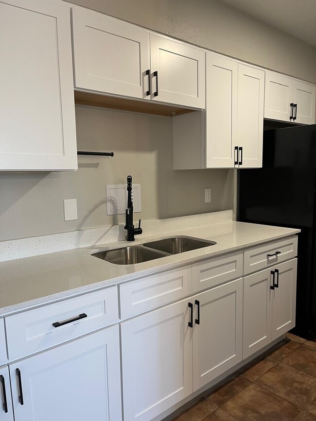 Photo - Donna Lynn Apartments