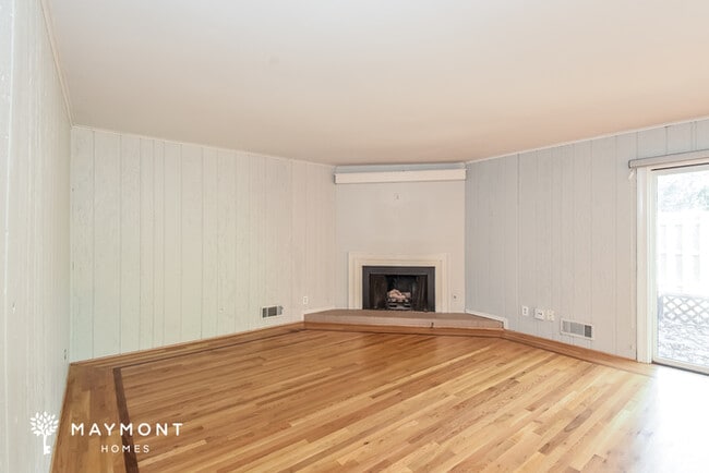 Photo - 335 Southwind Cir