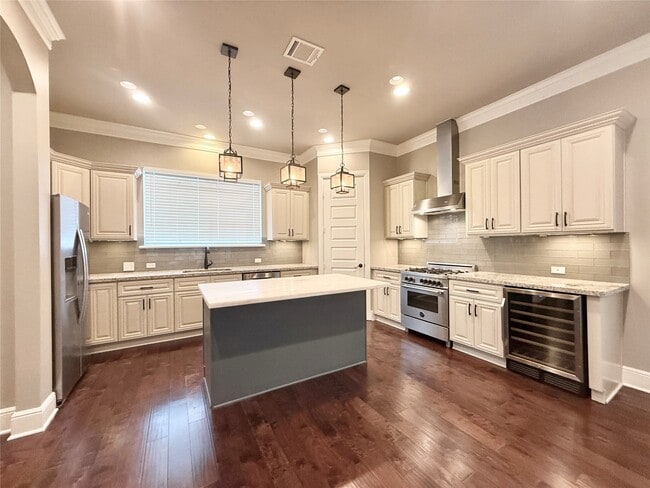 Photo - 2116 Couch St