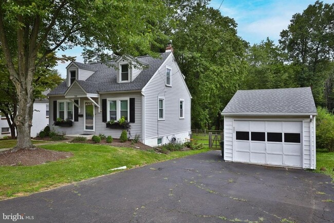 Building Photo - 732 N Tyson Ave