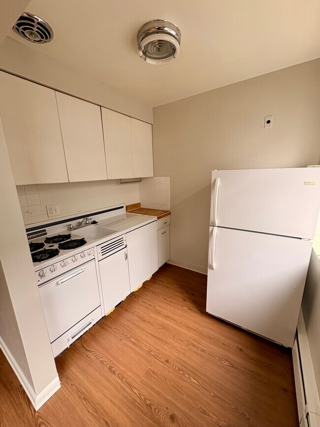 Karen Jean Apartments