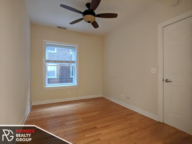 3244 N Clifton Ave Unit 3